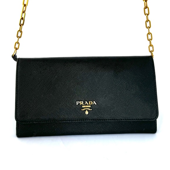 Authentic Prada Wallet on chain - Picture 1 of 11